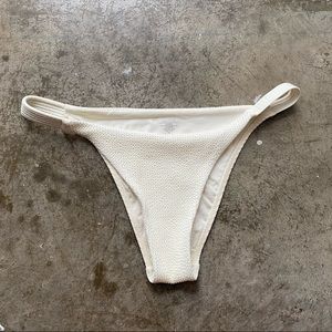 Monday Swimwear Java Bottom Size M Ivory crinkle